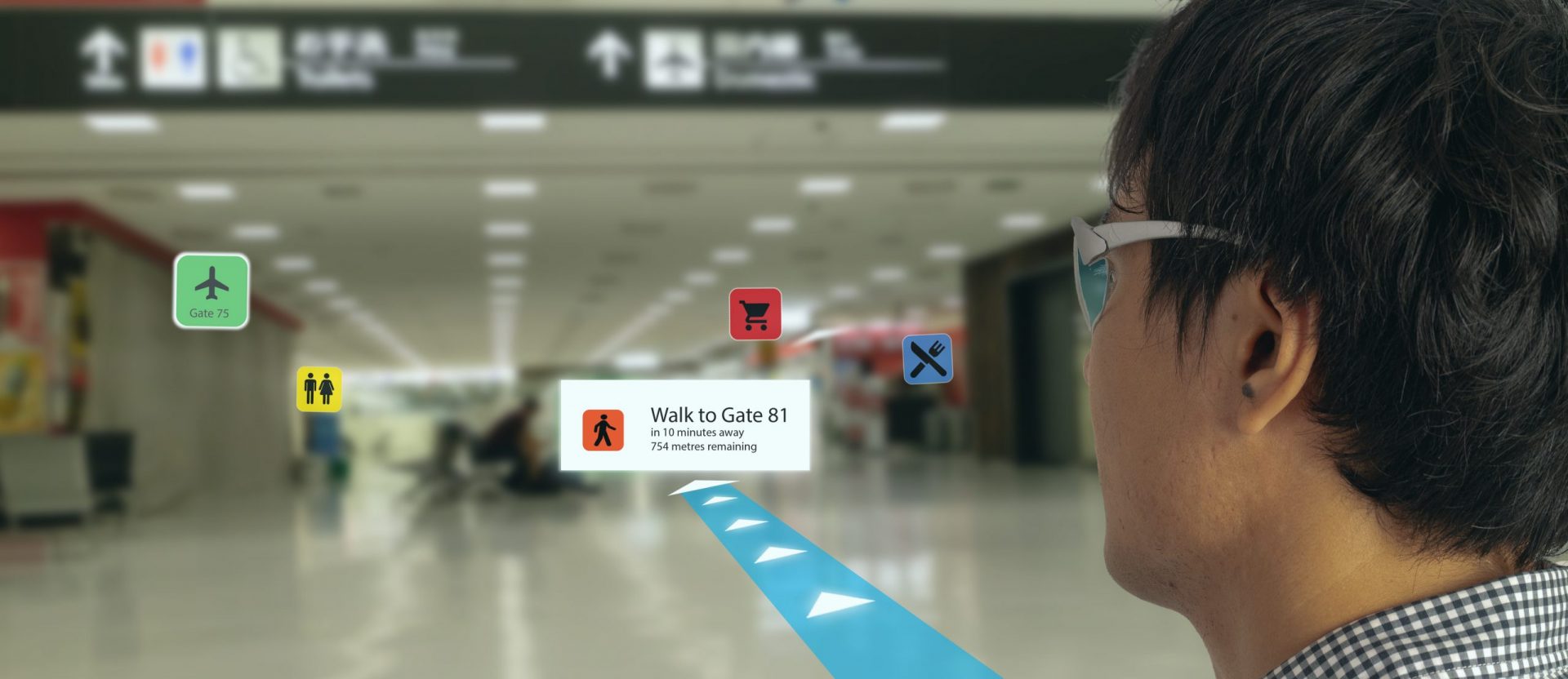 Intelligente Technologie in der Industrie, Mobile 4.0 oder 5.0 Konzept. Benutzer verwenden intelligente Brillen mit Augmented Mixed Virtual Reality-Technologie in echtem 3D, um Karten, Geschäfte und den Weg zum Gate am Flughafen anzuzeigen.